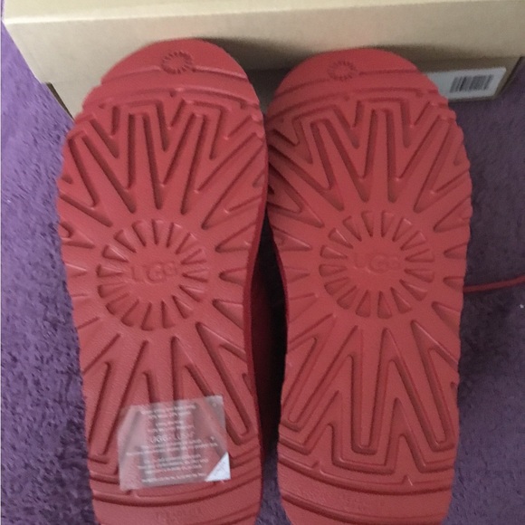 NWT Ugg Australia Neumel Red Suede Chukka Booties - Picture 13 of 14